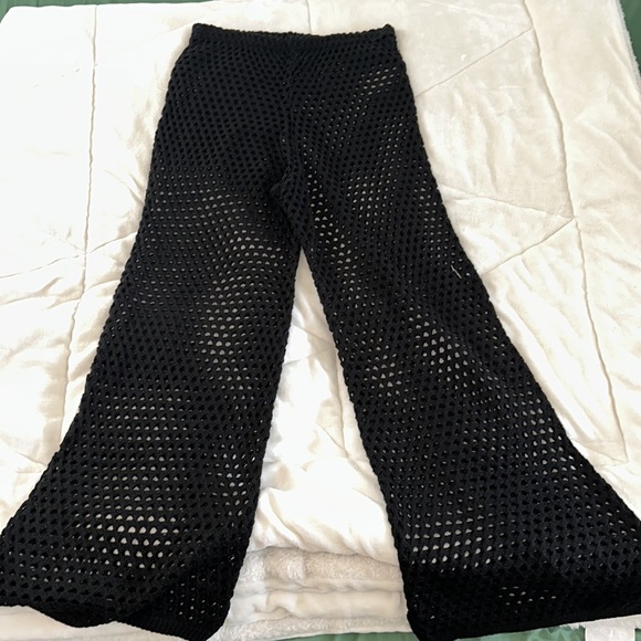 BLACK FISH NET CROP TOP WITH MATCHING PANTS - Picture 2 of 2